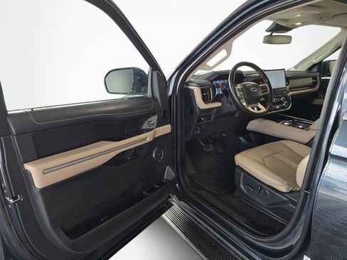 Used 2024 Ford Expedition Limited AWD/4WD image 18