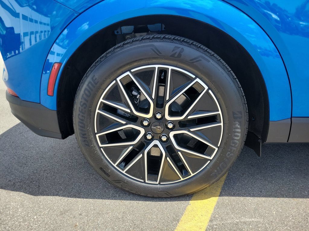 Used 2025 Ford Mustang Mach-E Premium RWD image 5