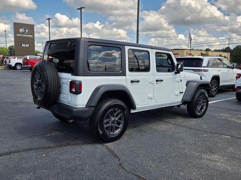 Used 2025 Jeep Wrangler Unlimited Sport AWD/4WD image 12