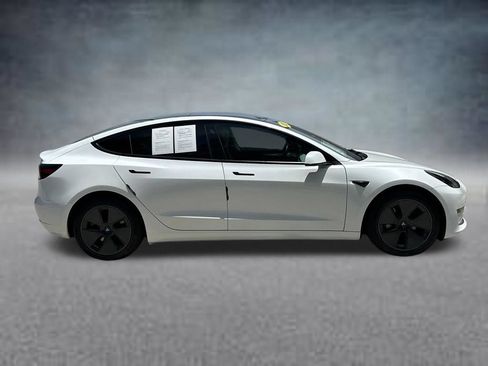 Used 2023 Tesla Model 3 Standard Range RWD image 4