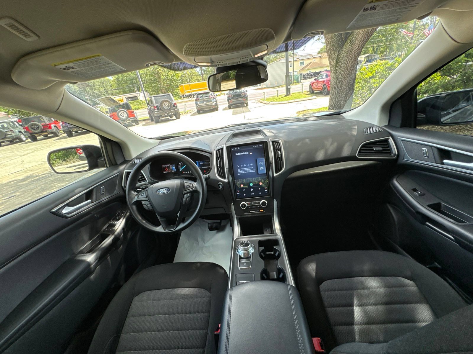 Used 2024 Ford Edge SE w/ Black Appearance Package AWD/4WD image 17