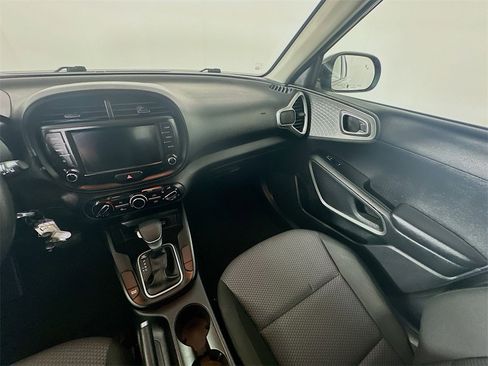 Used 2024 Kia Soul LX w/ Option Group 015 image 11
