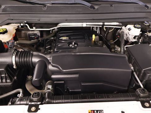 Used 2020 Chevrolet Colorado LT w/ Safety Package RWD image 18
