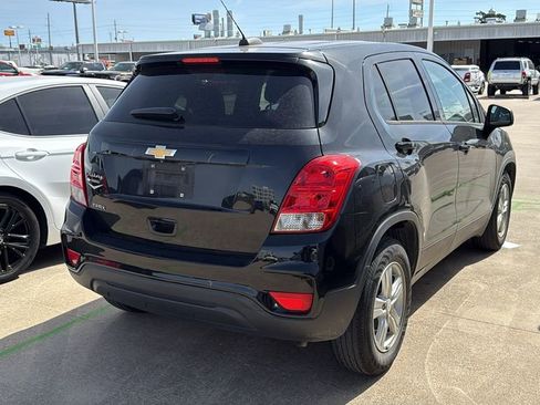 Used 2019 Chevrolet Trax LS w/ Tint and Cruise Package image 3