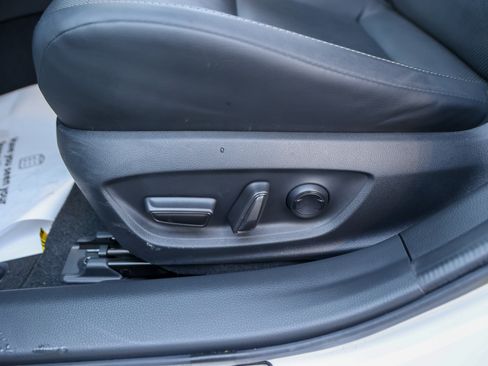 Used 2023 Toyota Prius XLE FWD image 30