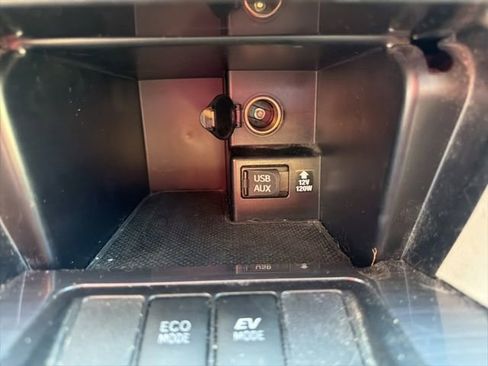 Used 2012 Toyota Camry LE FWD image 19