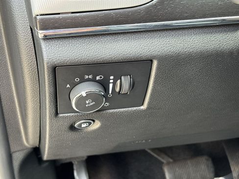 Used 2018 Jeep Grand Cherokee Limited AWD/4WD image 22