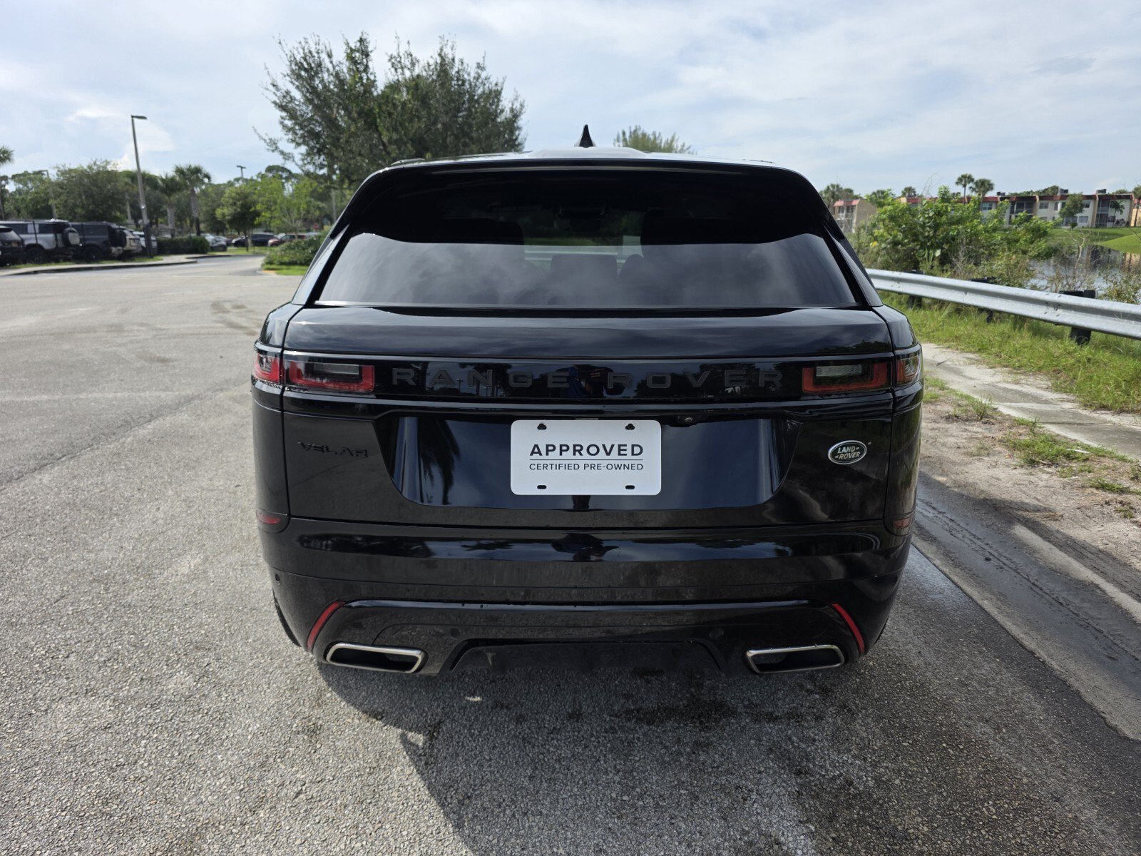 Certified 2023 Land Rover Range Rover Velar R-Dynamic S AWD/4WD image 6