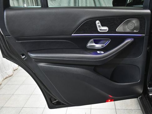 Used 2025 Mercedes-Benz GLS 450 4MATIC image 12