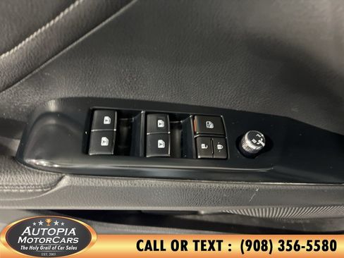 Used 2018 Toyota Camry XLE FWD image 21
