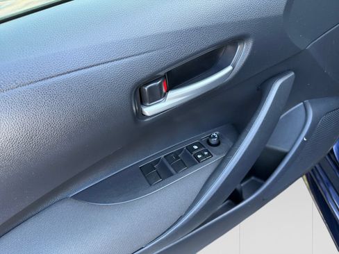 Used 2021 Toyota Corolla LE FWD image 11