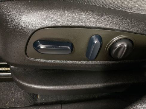 Used 2023 GMC Terrain SLE w/ Driver Convenience Package image 12