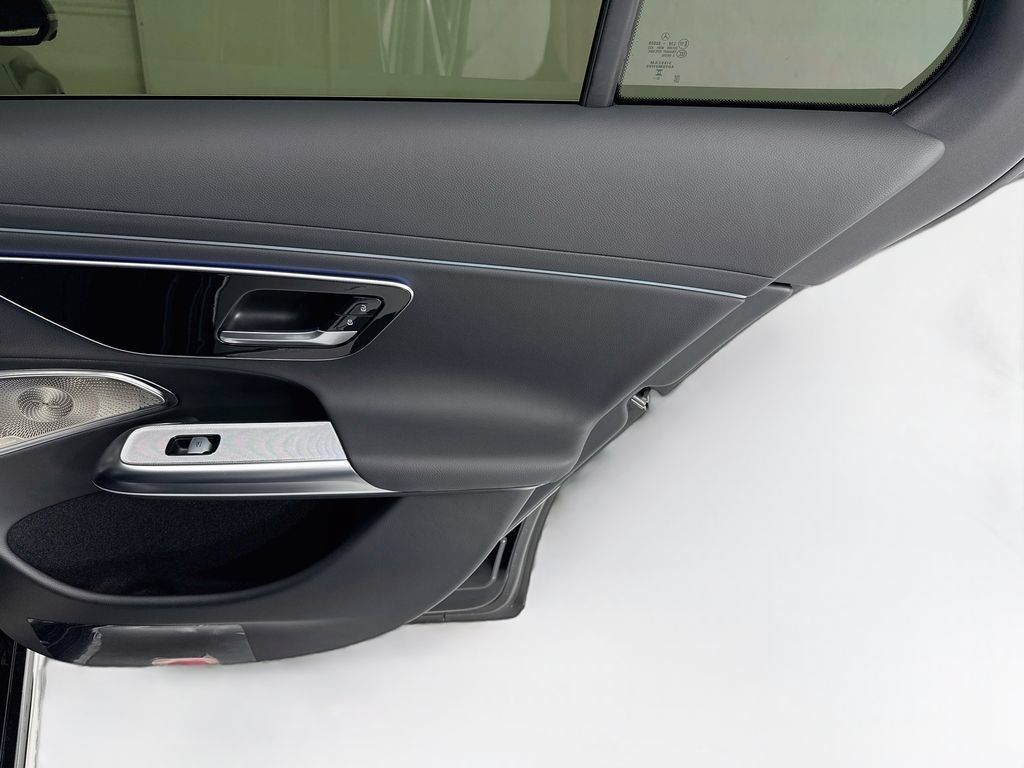 Used 2024 Mercedes-Benz E 350 4MATIC Sedan image 26