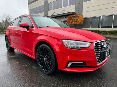 Used 2018 Audi A3 e-tron Prestige w/ Prestige Package image 2
