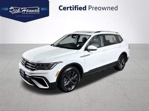 Certified 2024 Volkswagen Tiguan SE w/ Panoramic Sunroof Package AWD/4WD image 1