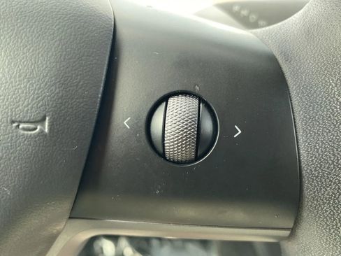 Used 2023 Tesla Model Y Long Range image 17