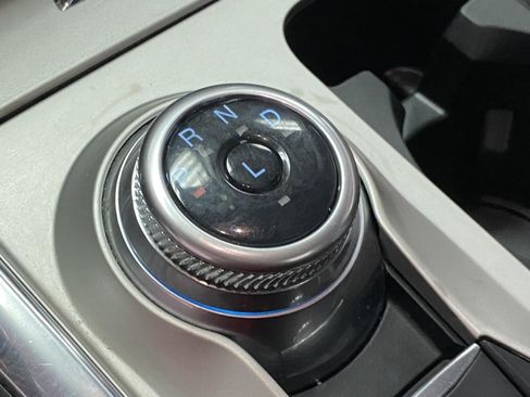 Used 2022 Ford Explorer XLT w/ Equipment Group 202A AWD/4WD image 34