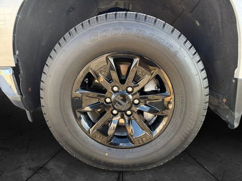 Used 2021 Chevrolet Silverado 1500 LT image 14