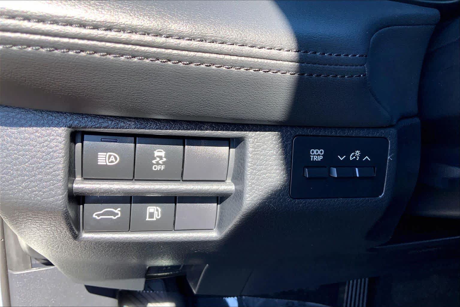 Used 2019 Toyota Avalon XLE w/ Moonroof Package FWD image 36