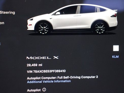 Used 2023 Tesla Model X image 43
