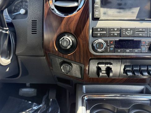 Used 2011 Ford F250 Lariat w/ Lariat Ultimate Pkg AWD/4WD image 21