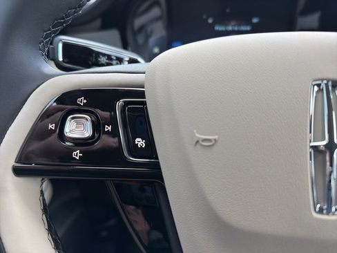 New 2026 Lincoln Corsair Premiere image 16