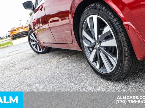 Used 2020 Nissan Versa SR w/ Convenience Package image 14