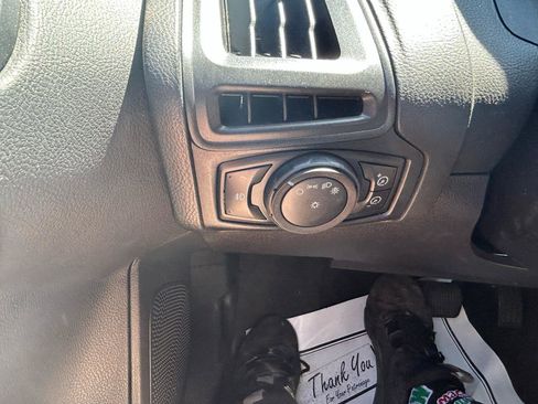 Used 2012 Ford Focus SE FWD image 26