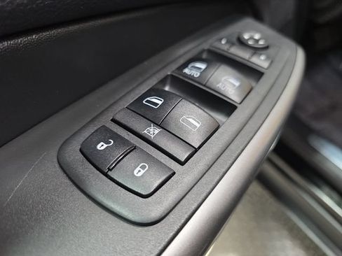 Used 2019 Jeep Cherokee Limited AWD/4WD image 26