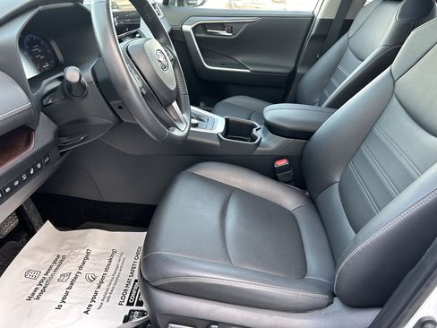Used 2024 Toyota RAV4 Limited w/ Advanced Technology Package image 16