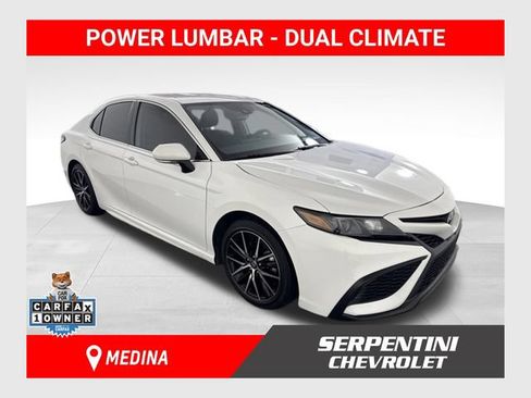 Used 2023 Toyota Camry SE w/ Convenience Package FWD image 1
