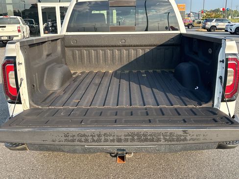 Used 2018 GMC Sierra 1500 SLT w/ SLT Premium Package RWD image 9