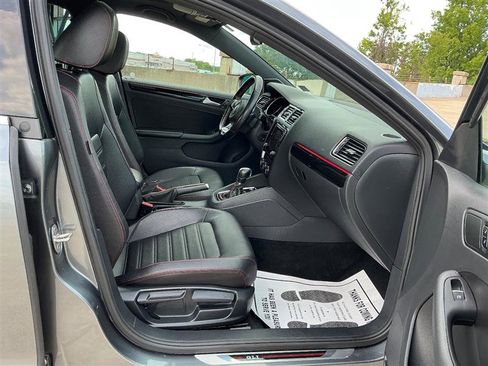 Used 2017 Volkswagen Jetta GLI FWD image 37