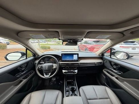 New 2025 Lincoln Corsair Reserve w/ Equipment Group 202A image 5