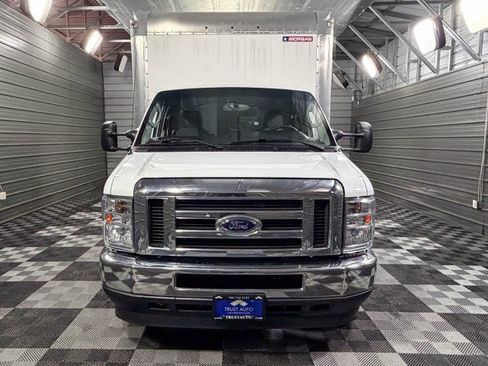 Used 2022 Ford E-450 and Econoline 450 Super Duty w/ Power Windows & Locks Group image 3