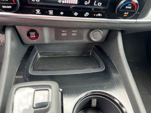Used 2024 Nissan Rogue SV AWD/4WD image 32