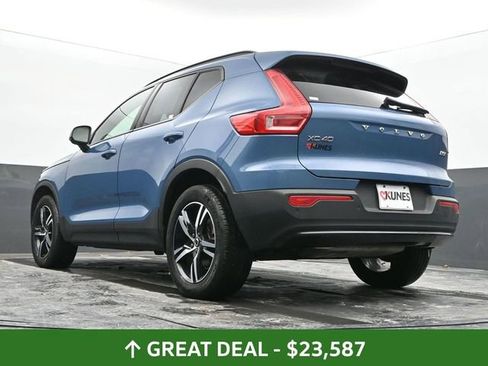 Used 2024 Volvo XC40 B5 Core image 48