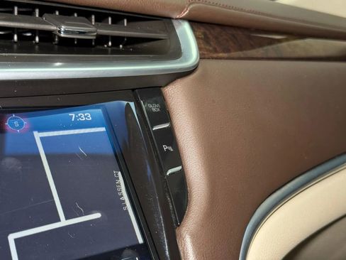 Used 2013 Cadillac XTS Luxury image 46