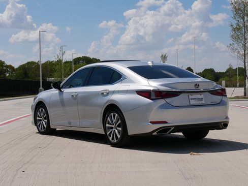Used 2020 Lexus ES 350 w/ Premium Package FWD image 7