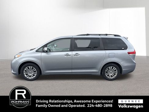 Used 2014 Toyota Sienna XLE image 5