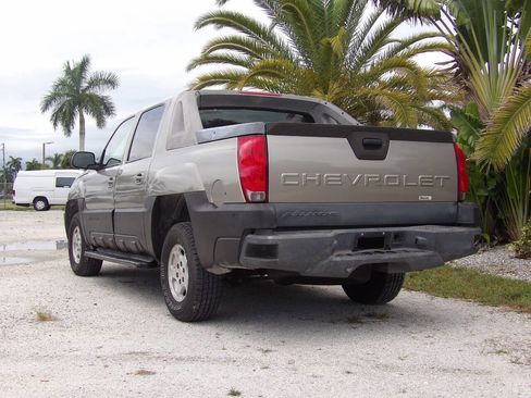 Used 2003 Chevrolet Avalanche 2WD image 4