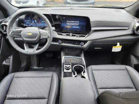 New 2026 Chevrolet Equinox LT w/ Convenience Package II image 10