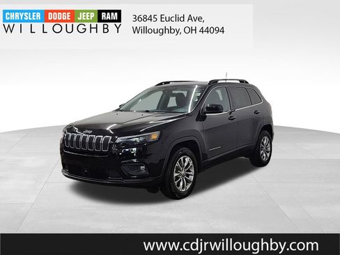 Used 2022 Jeep Cherokee Latitude Lux w/ Mopar Interior Package AWD/4WD image 1