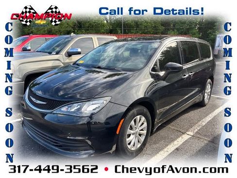 Used 2017 Chrysler Pacifica Touring w/ Tire & Wheel Group FWD image 1