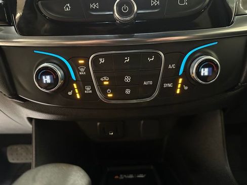 Used 2023 Chevrolet Traverse LT w/ Midnight/Sport Edition image 11