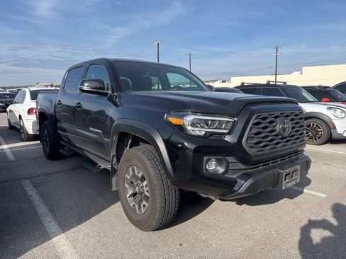 Used 2023 Toyota Tacoma TRD Off-Road w/ Technology Package image 2