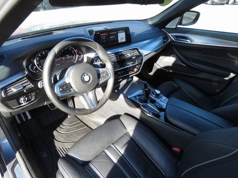 Used 2018 BMW M550i xDrive image 11