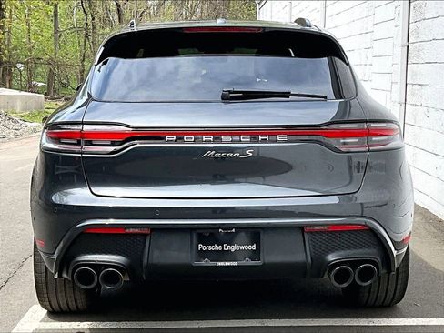 Certified 2025 Porsche Macan S AWD/4WD image 9