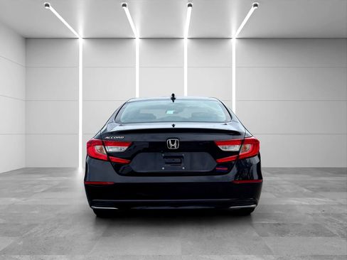 Used 2018 Honda Accord EX image 6