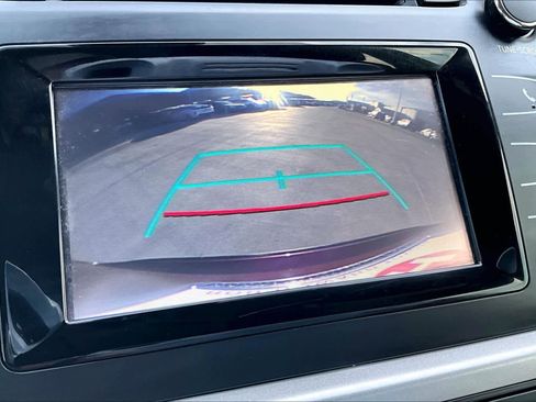 Used 2018 Toyota Highlander Plus image 22